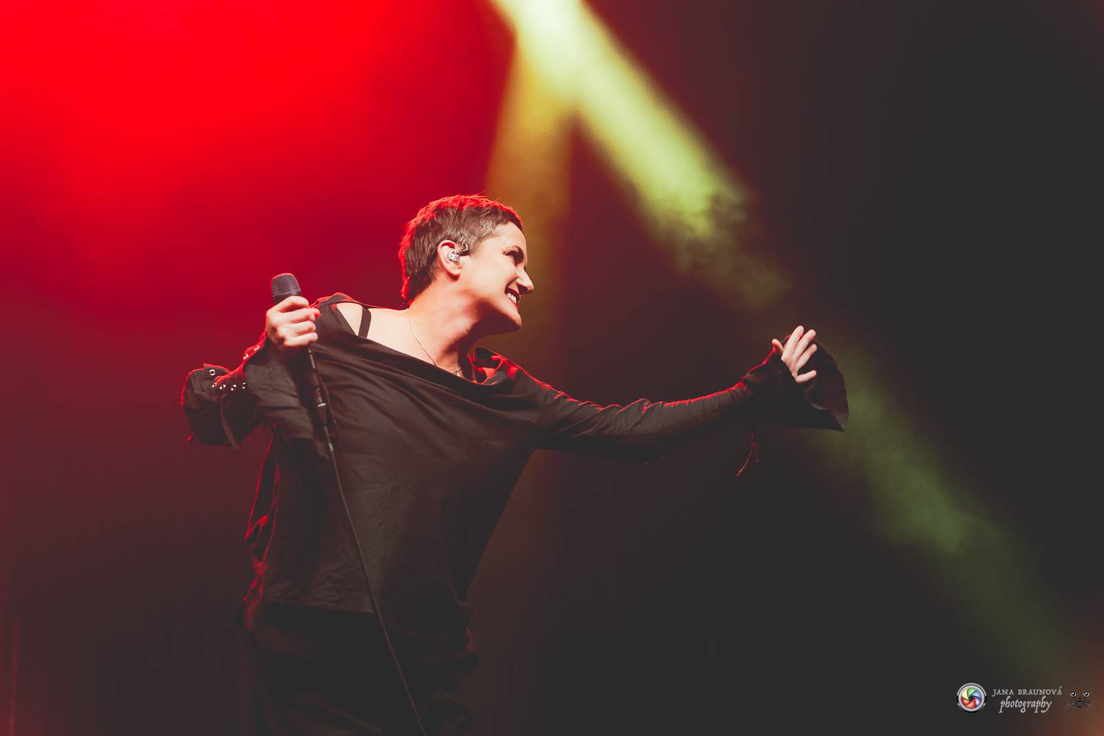 Britští Kosheen přivezli do Plzně energií nabitou show