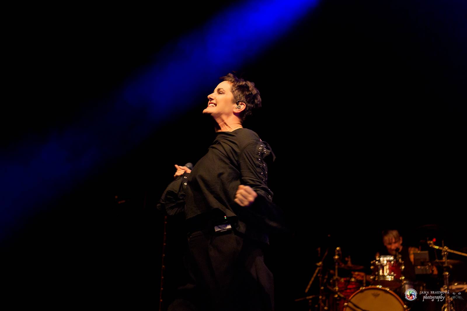 Britští Kosheen přivezli do Plzně energií nabitou show