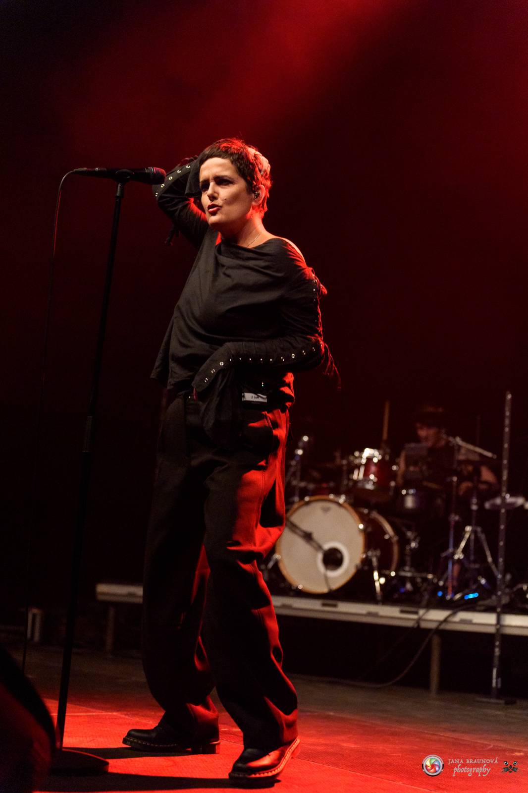 Britští Kosheen přivezli do Plzně energií nabitou show