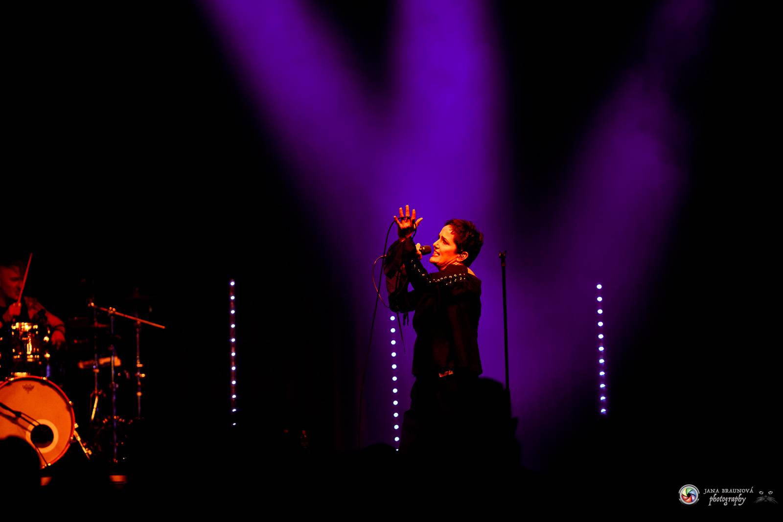 Britští Kosheen přivezli do Plzně energií nabitou show