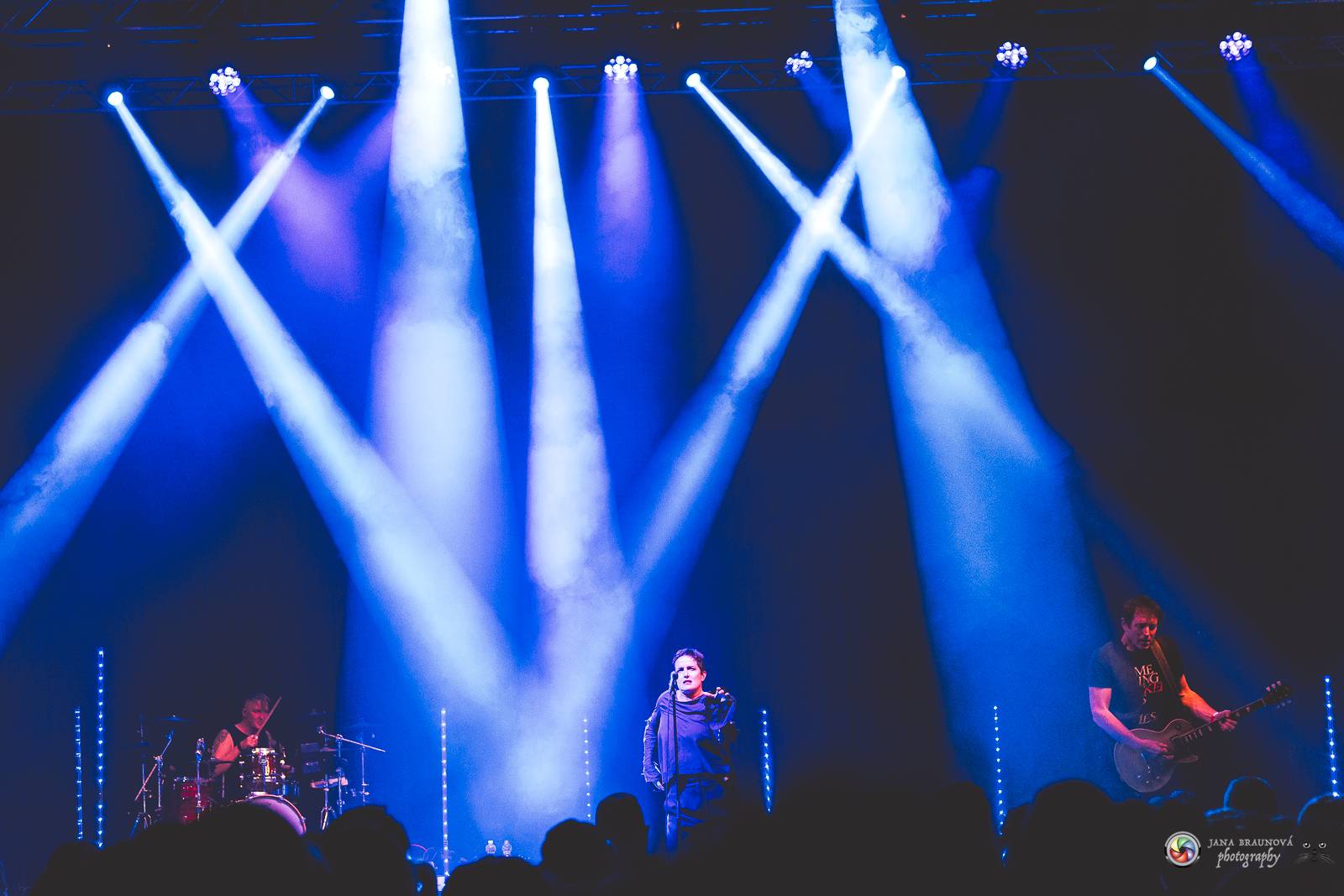 Britští Kosheen přivezli do Plzně energií nabitou show