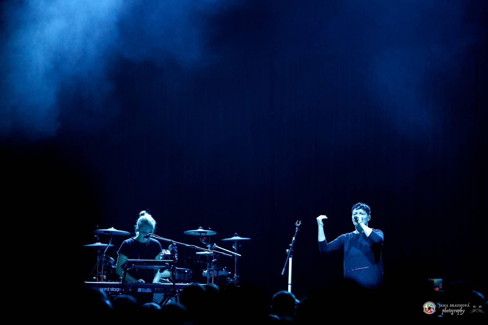 Britští Kosheen přivezli do Plzně energií nabitou show