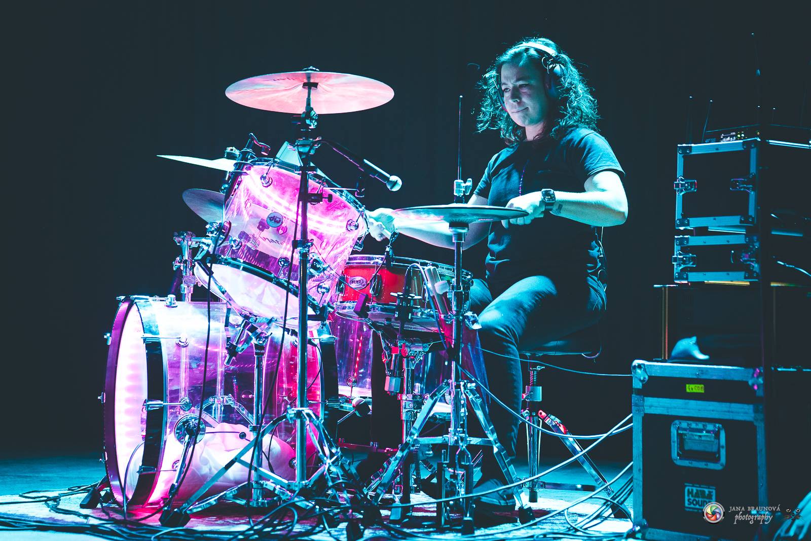 Britští Kosheen přivezli do Plzně energií nabitou show