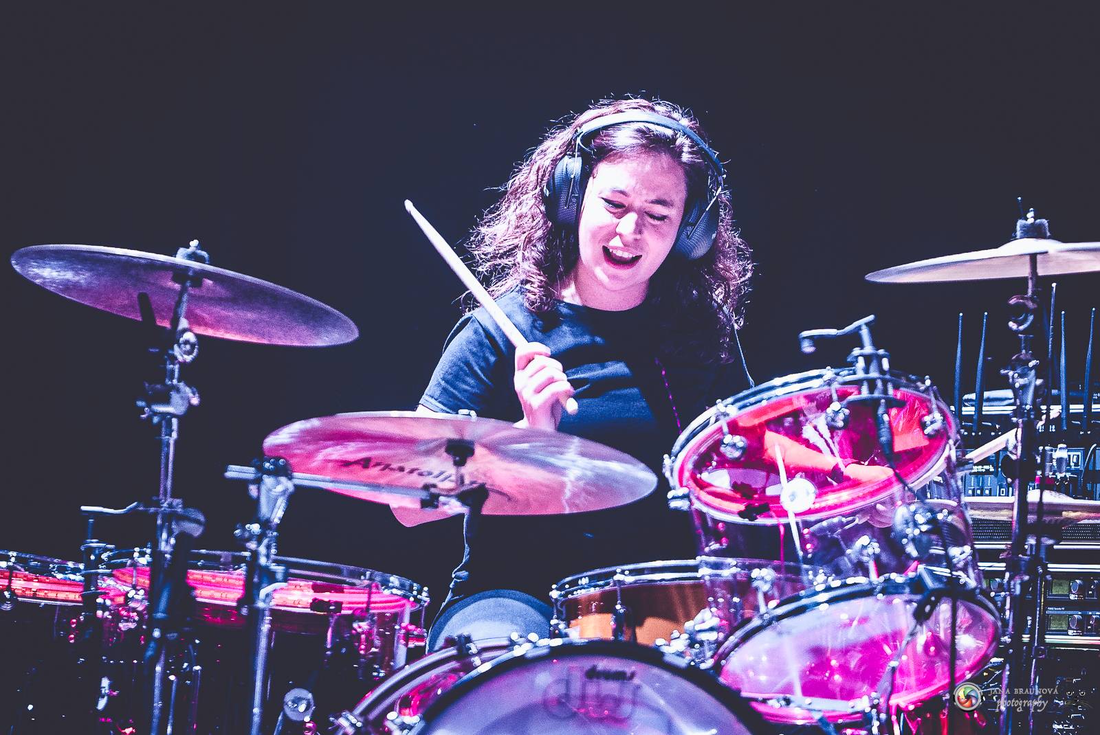 Britští Kosheen přivezli do Plzně energií nabitou show