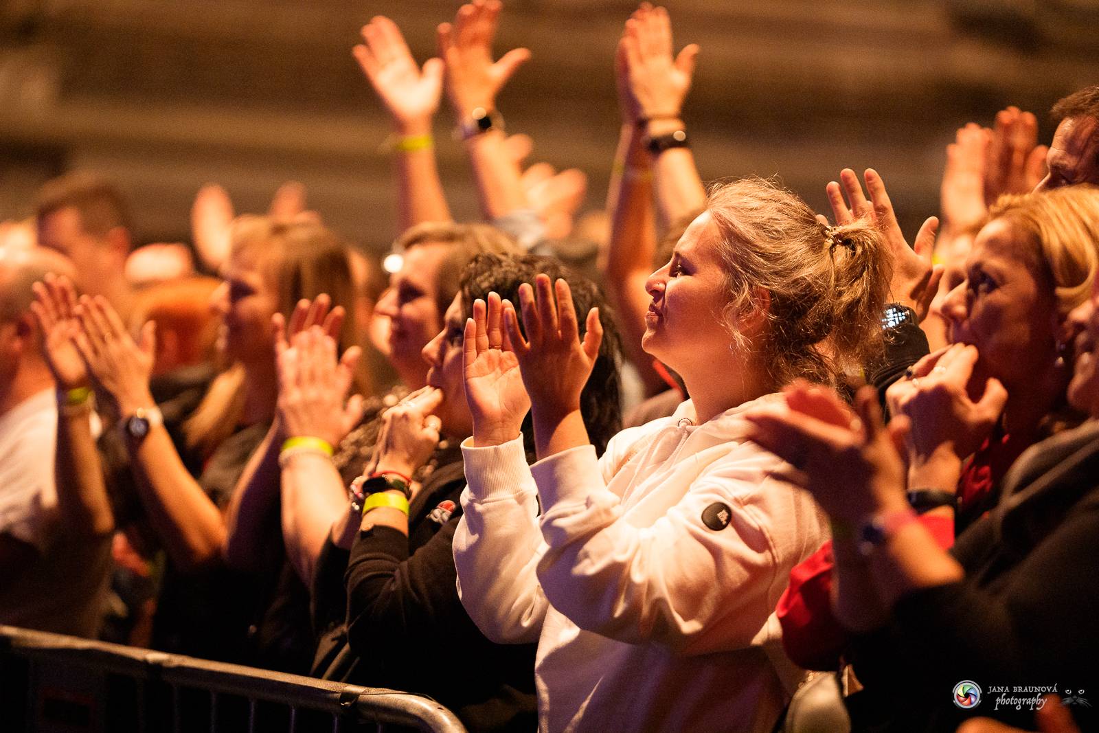 Britští Kosheen přivezli do Plzně energií nabitou show