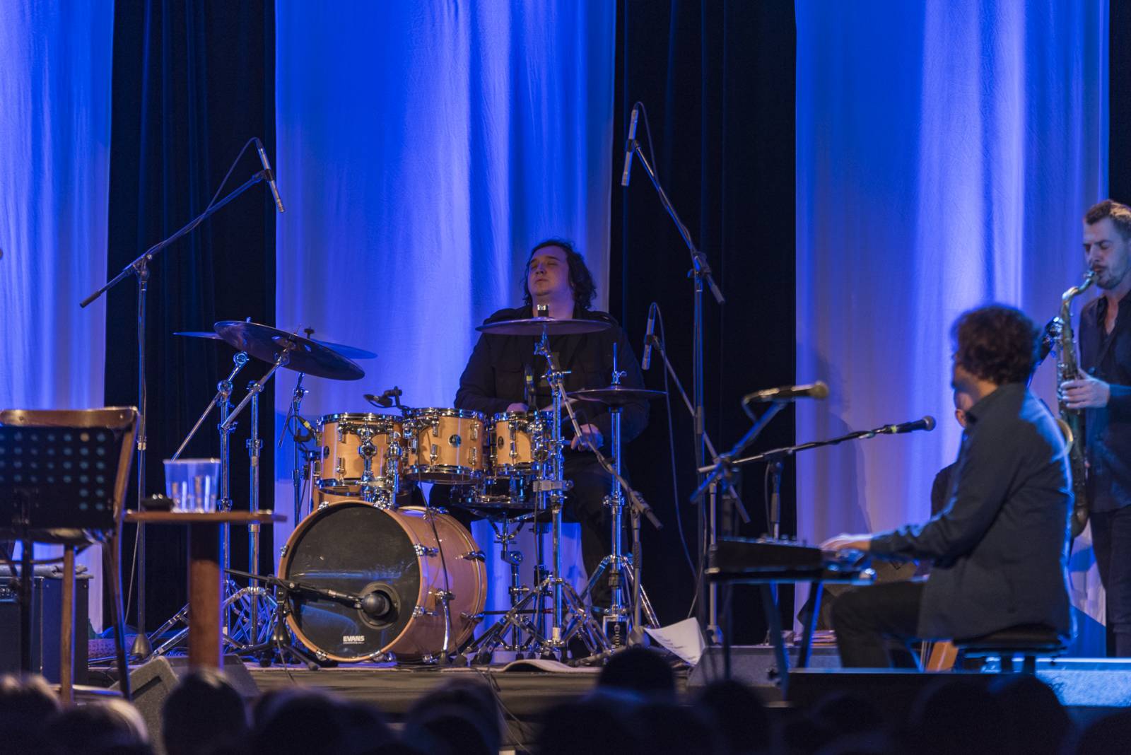 Kamil Střihavka a The Leaders postavili Plzeň na nohy, zpěvák své hity oděl do vánočního hávu