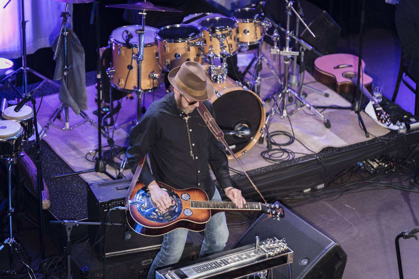 Kamil Střihavka a The Leaders postavili Plzeň na nohy, zpěvák své hity oděl do vánočního hávu
