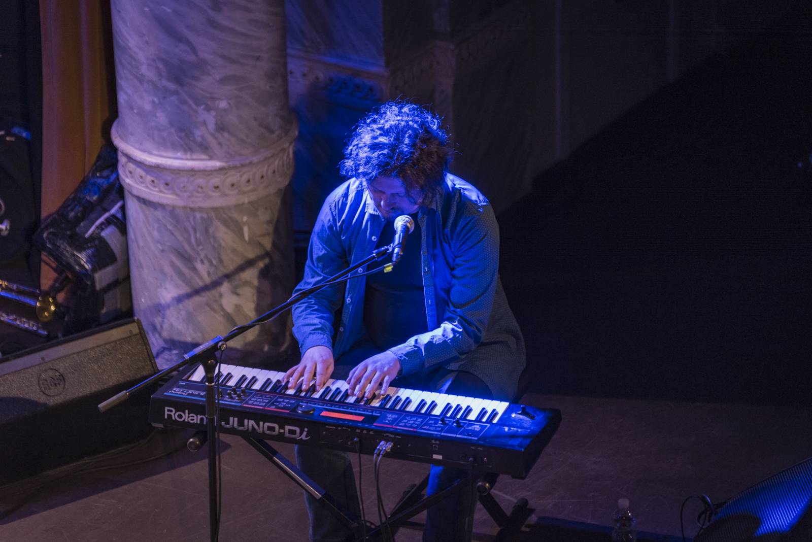 Kamil Střihavka a The Leaders postavili Plzeň na nohy, zpěvák své hity oděl do vánočního hávu