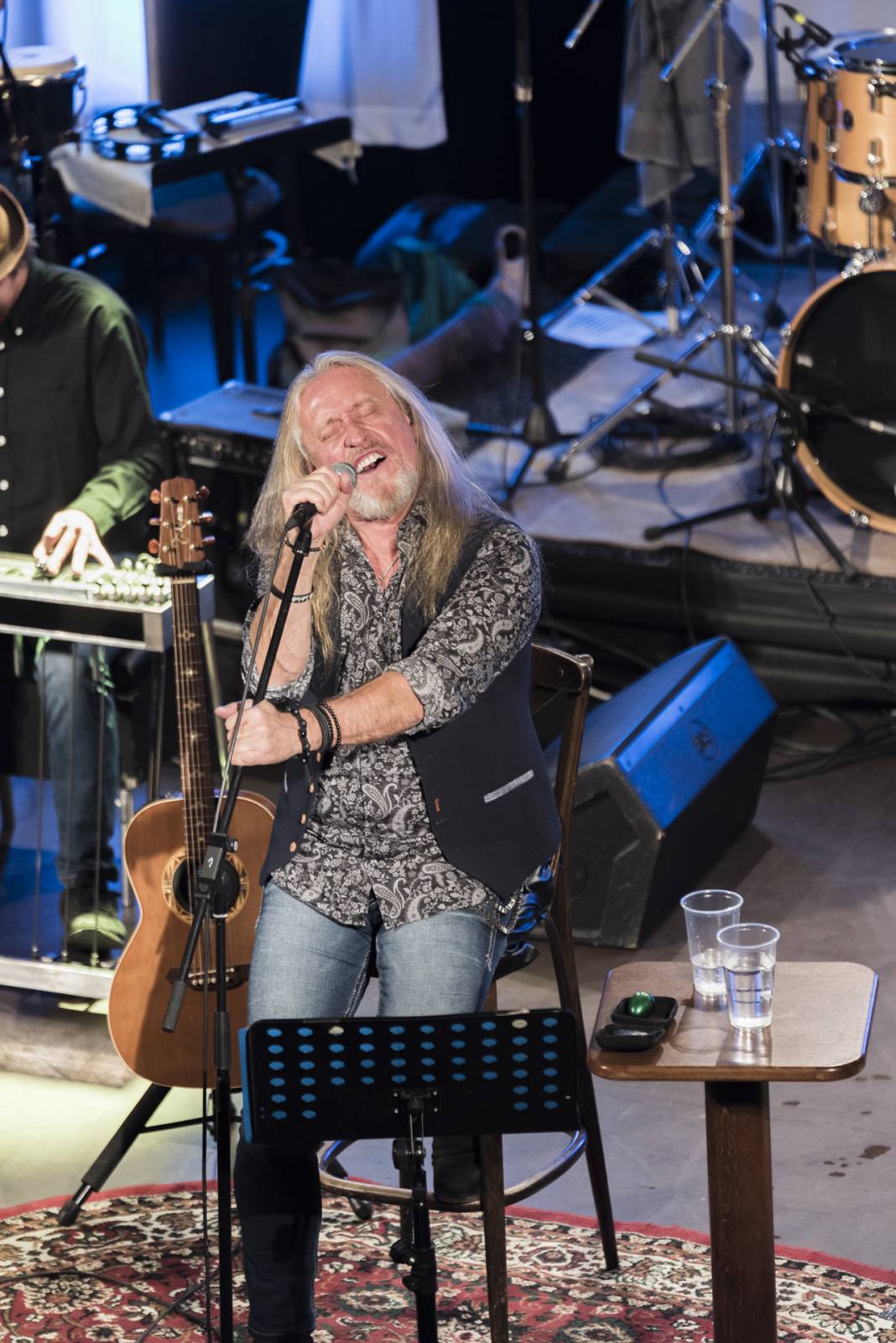 Kamil Střihavka a The Leaders postavili Plzeň na nohy, zpěvák své hity oděl do vánočního hávu