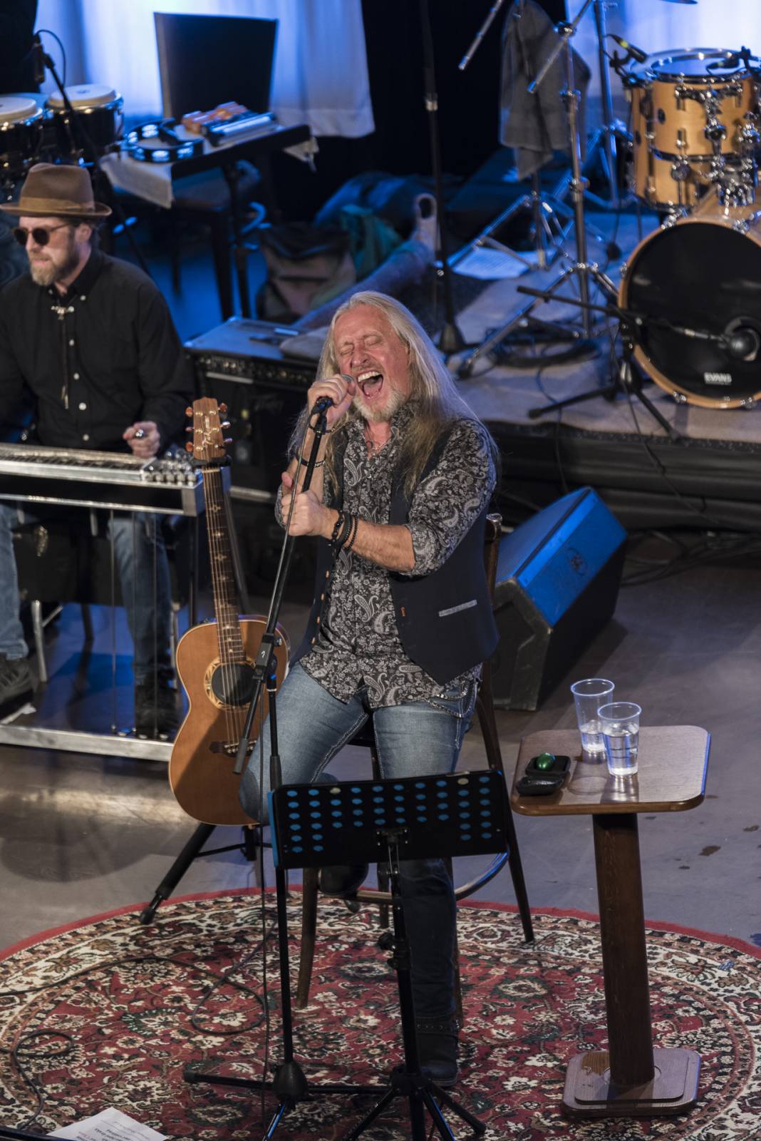 Kamil Střihavka a The Leaders postavili Plzeň na nohy, zpěvák své hity oděl do vánočního hávu