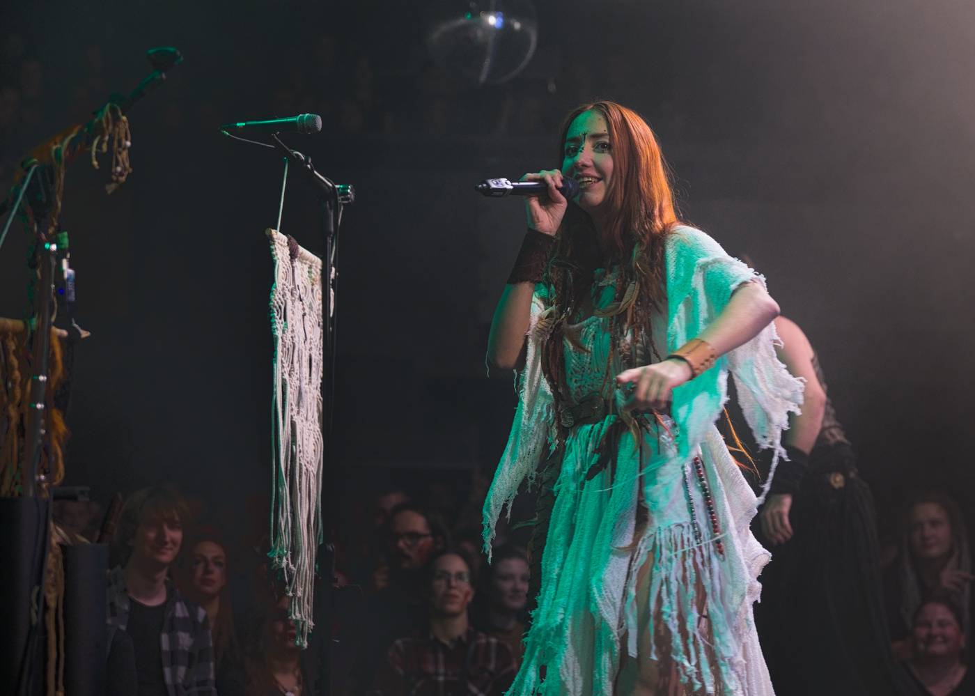 Pohanská hudba zněla Lucerna Music Barem, vystoupili Deloraine s hosty Žniwa a Eihwar