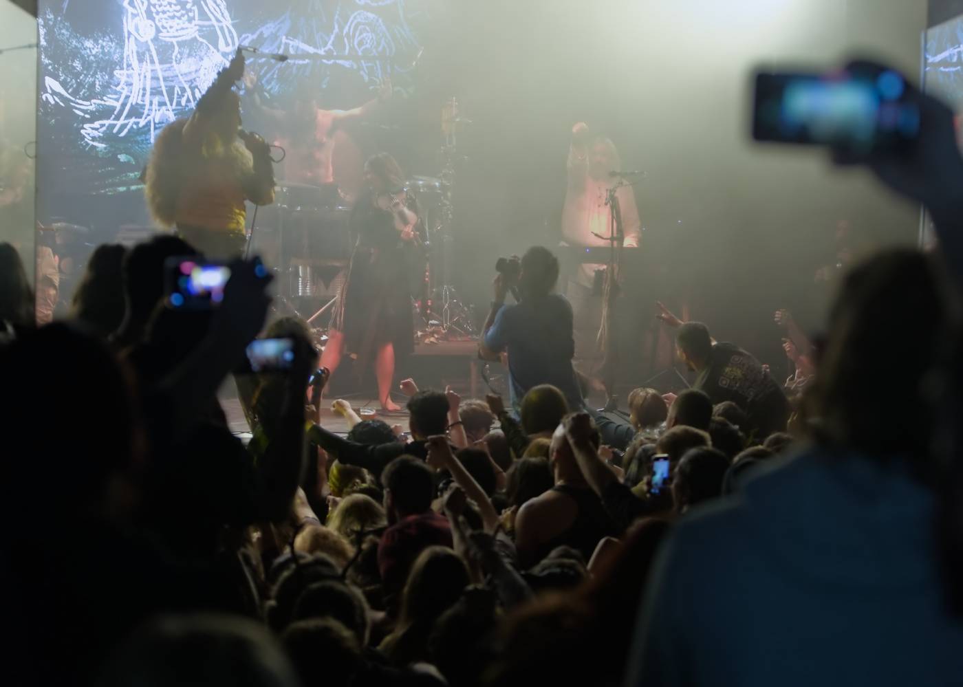 Pohanská hudba zněla Lucerna Music Barem, vystoupili Deloraine s hosty Žniwa a Eihwar