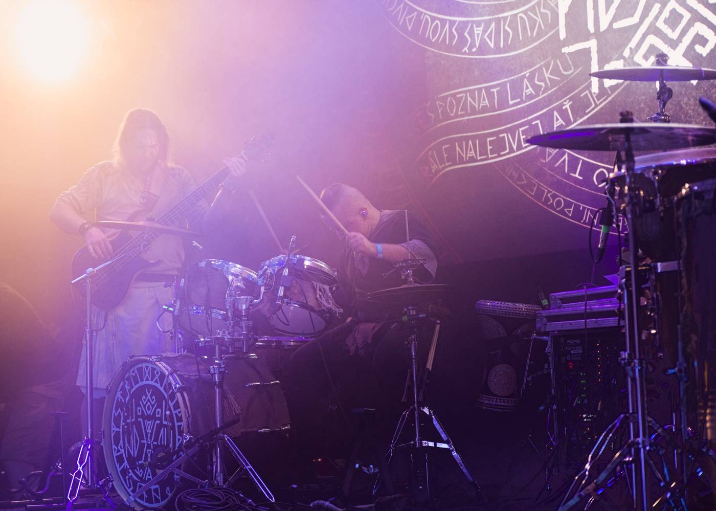Pohanská hudba zněla Lucerna Music Barem, vystoupili Deloraine s hosty Žniwa a Eihwar