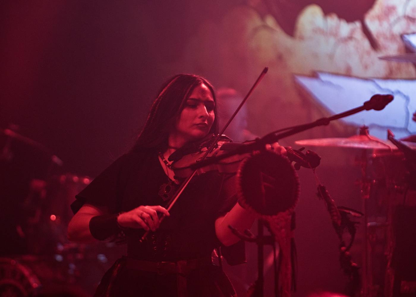 Pohanská hudba zněla Lucerna Music Barem, vystoupili Deloraine s hosty Žniwa a Eihwar