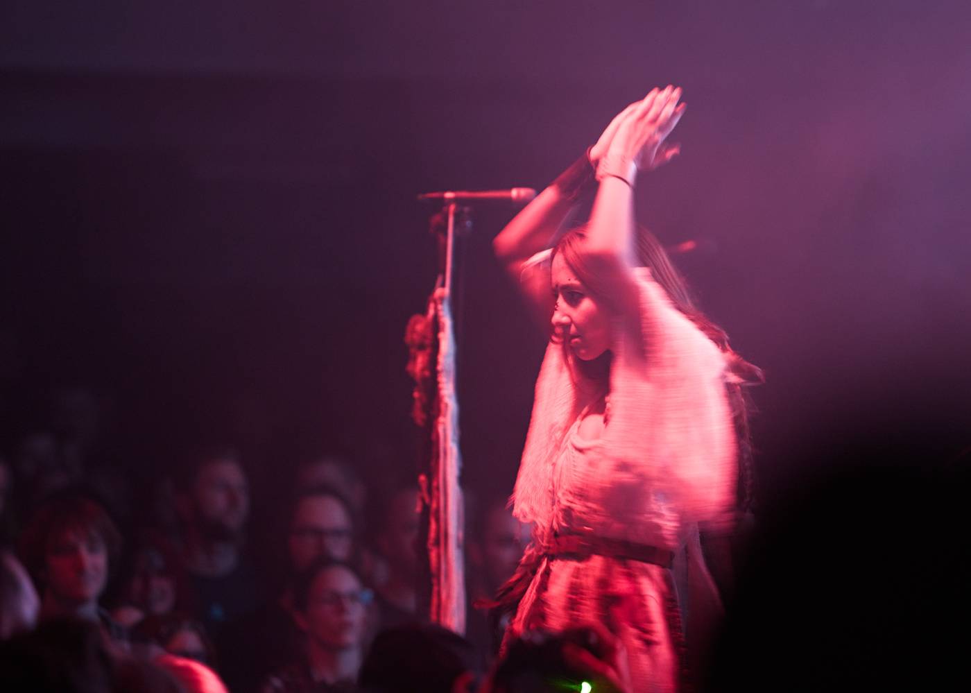 Pohanská hudba zněla Lucerna Music Barem, vystoupili Deloraine s hosty Žniwa a Eihwar