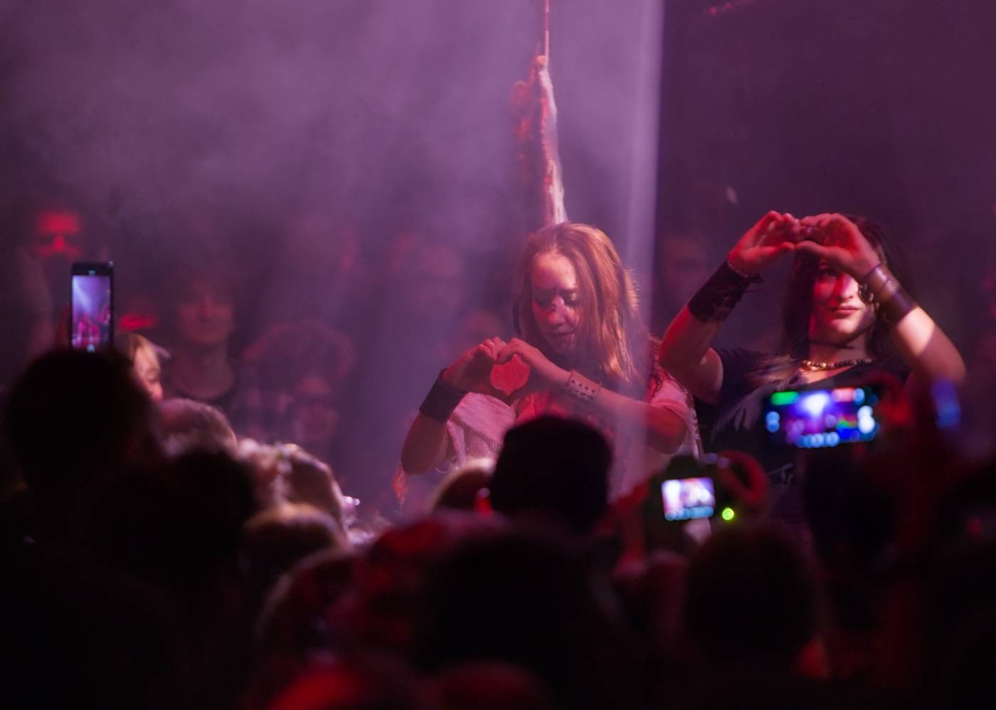 Pohanská hudba zněla Lucerna Music Barem, vystoupili Deloraine s hosty Žniwa a Eihwar