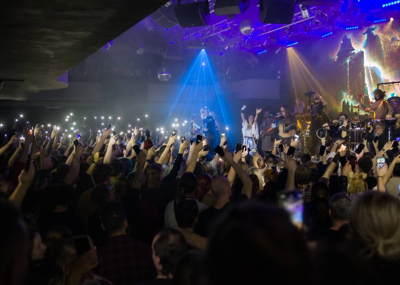 Pohanská hudba zněla Lucerna Music Barem, vystoupili Deloraine s hosty Žniwa a Eihwar