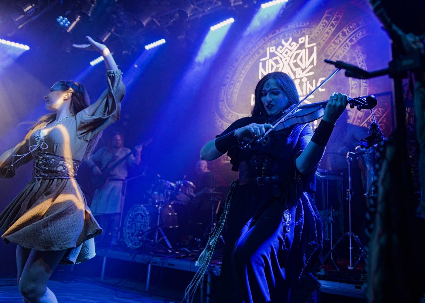 Pohanská hudba zněla Lucerna Music Barem, vystoupili Deloraine s hosty Žniwa a Eihwar