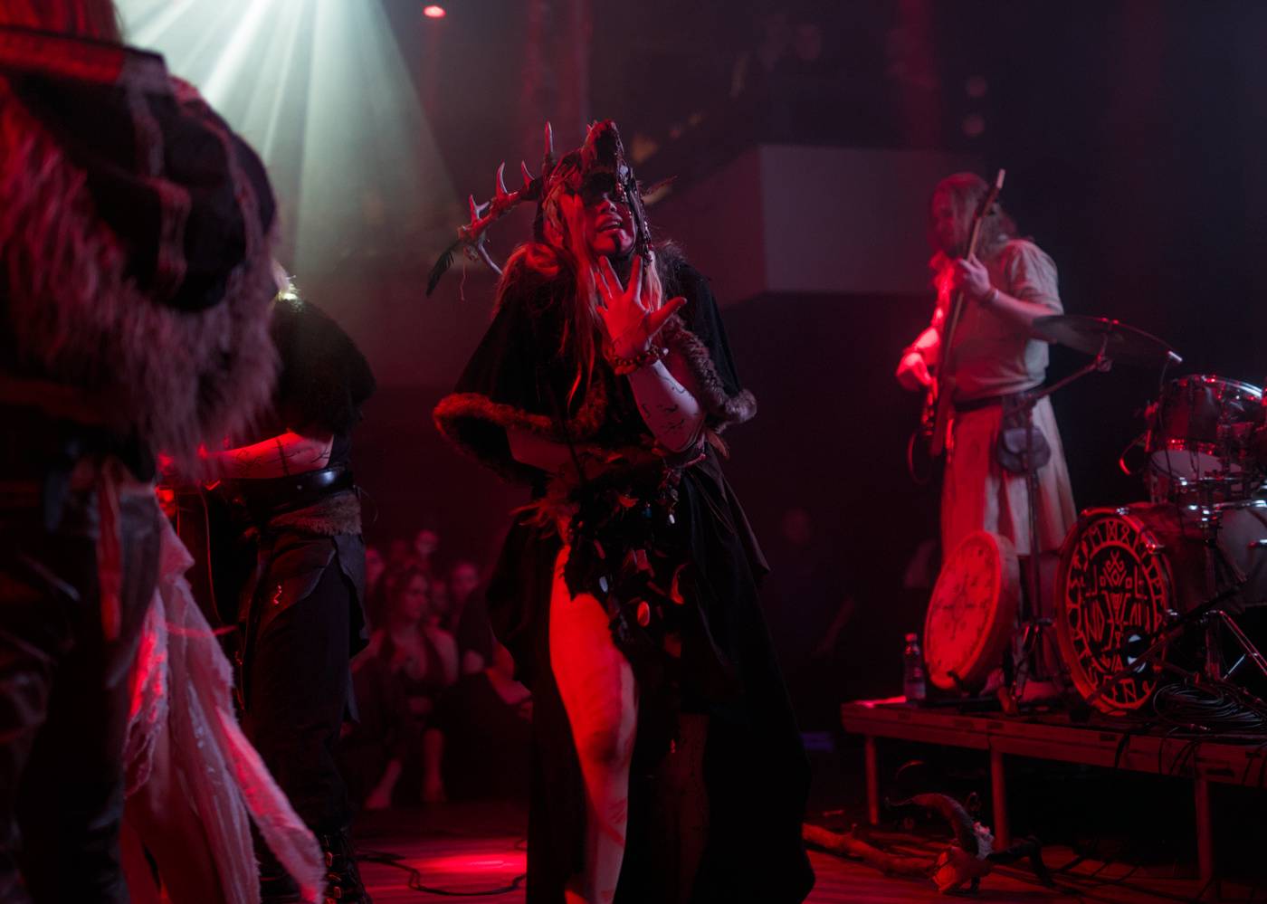 Pohanská hudba zněla Lucerna Music Barem, vystoupili Deloraine s hosty Žniwa a Eihwar