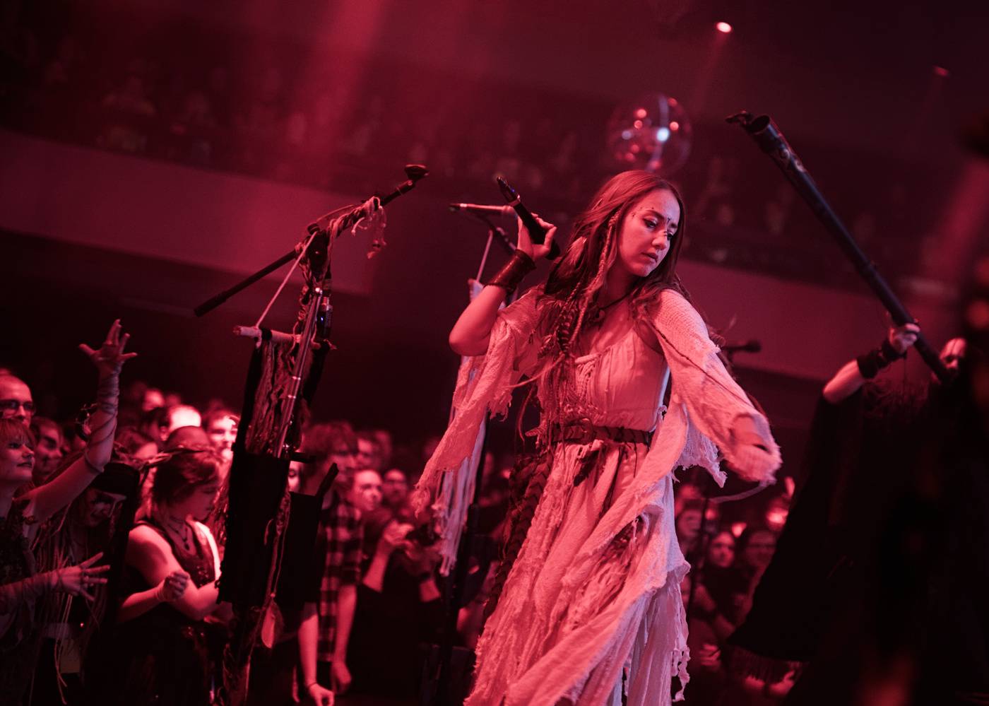 Pohanská hudba zněla Lucerna Music Barem, vystoupili Deloraine s hosty Žniwa a Eihwar