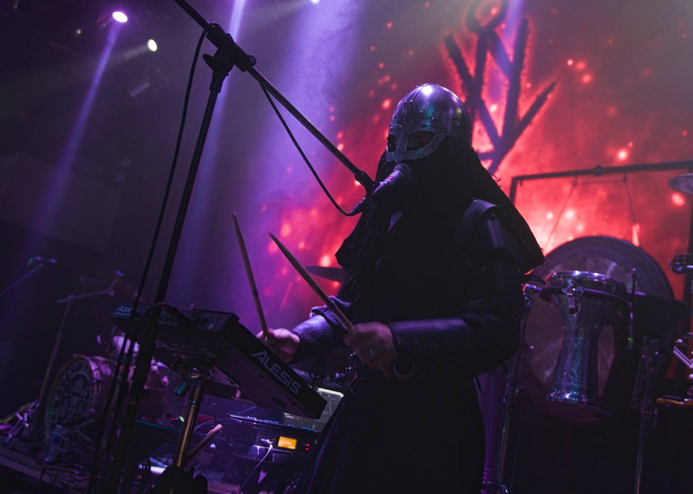 Pohanská hudba zněla Lucerna Music Barem, vystoupili Deloraine s hosty Žniwa a Eihwar