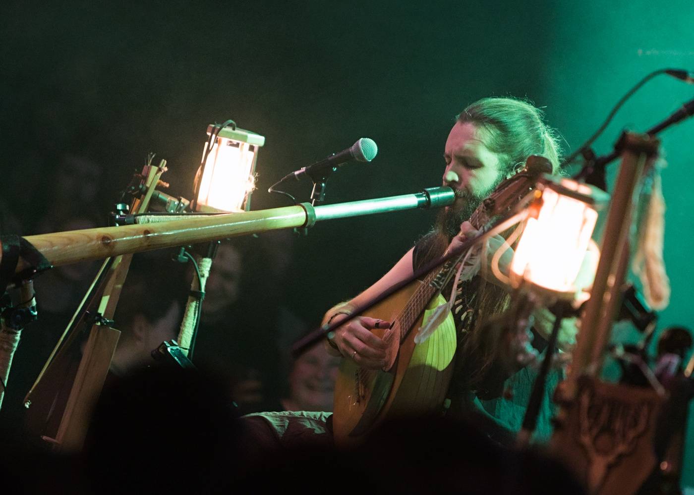 Pohanská hudba zněla Lucerna Music Barem, vystoupili Deloraine s hosty Žniwa a Eihwar