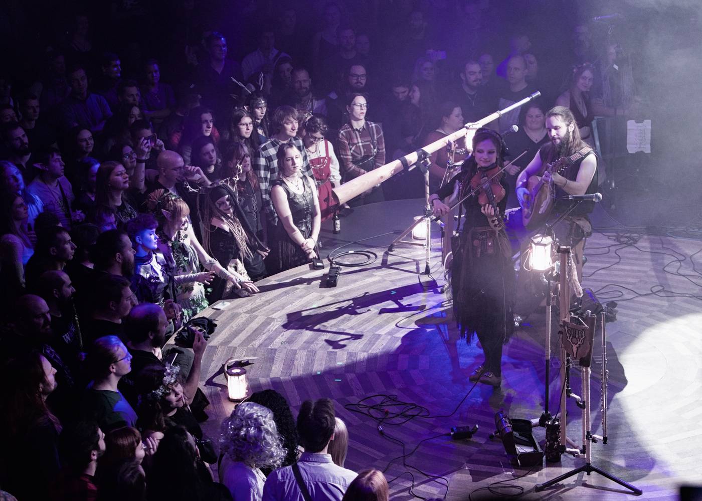 Pohanská hudba zněla Lucerna Music Barem, vystoupili Deloraine s hosty Žniwa a Eihwar