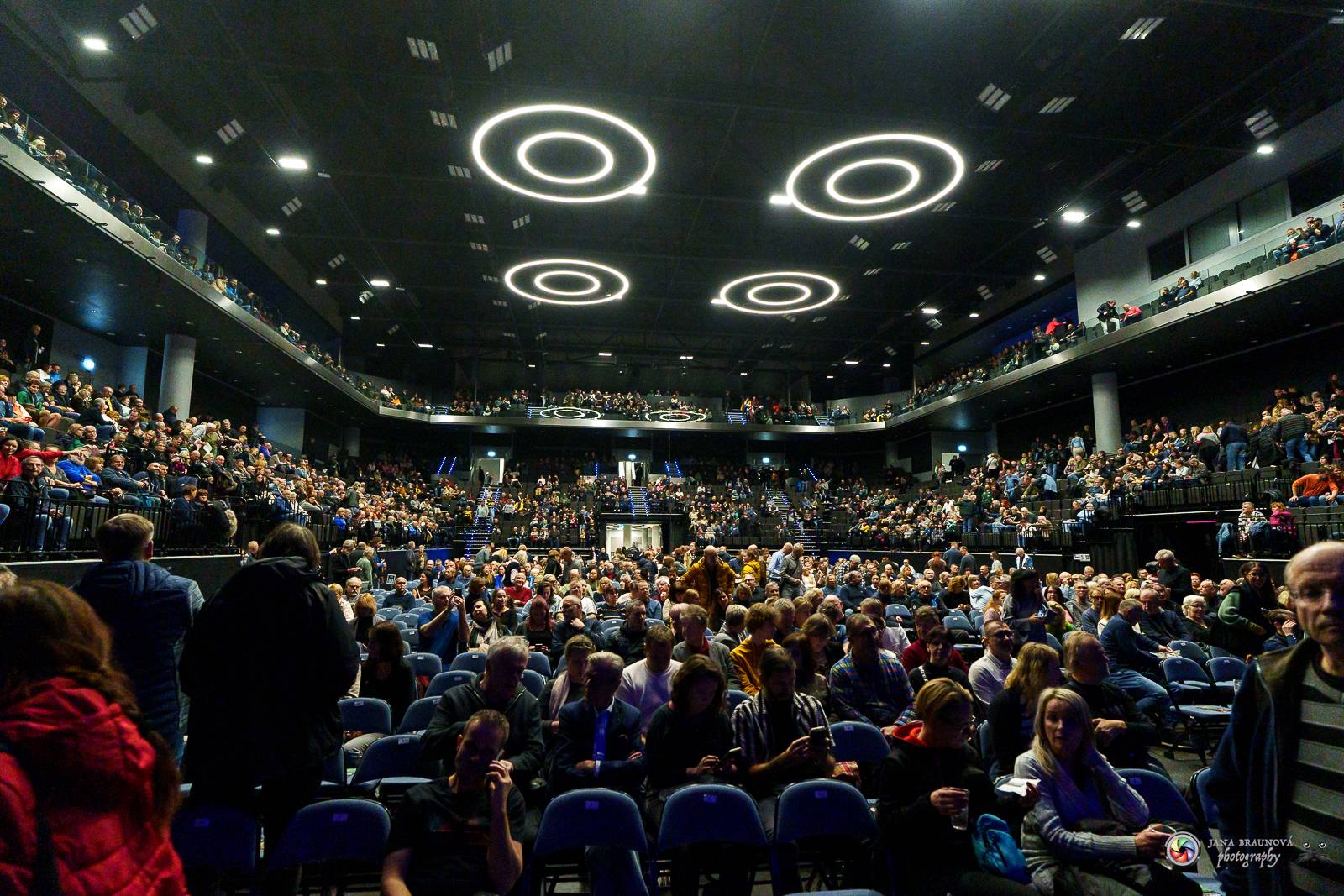 Beth Hart okouzlila Prahu, publikum před ní padalo na kolena