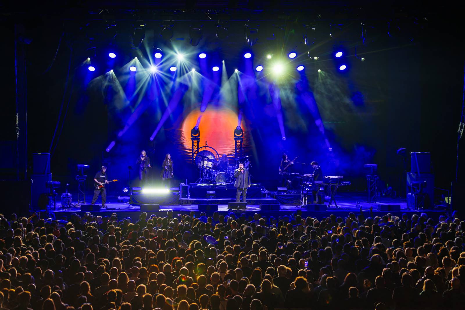 Alphaville vrátili Forum Karlín zpět do osmdesátek, publikum se cítilo Forever Young