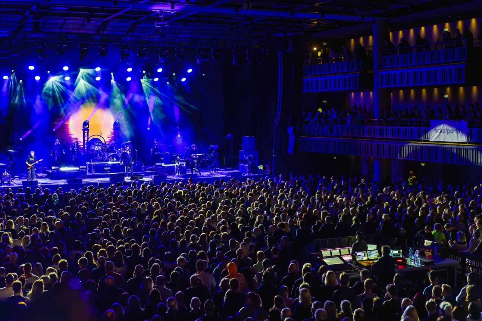 Alphaville vrátili Forum Karlín zpět do osmdesátek, publikum se cítilo Forever Young