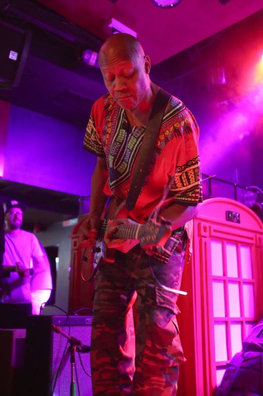 Ashley Slater řádil s Freak Power v brněnském Metru