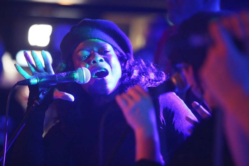 Ashley Slater řádil s Freak Power v brněnském Metru