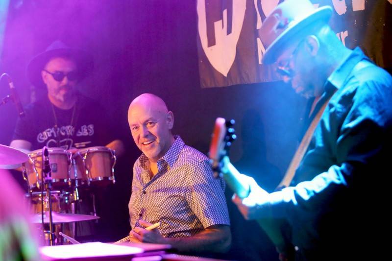 Ashley Slater řádil s Freak Power v brněnském Metru