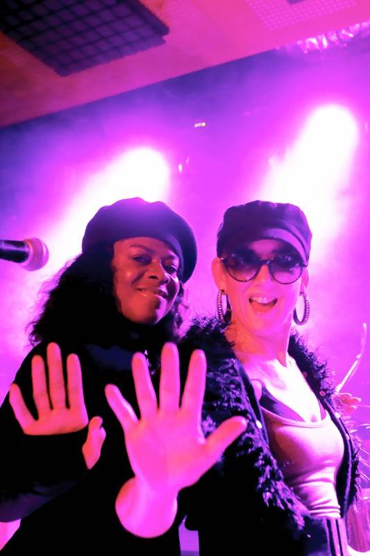 Ashley Slater řádil s Freak Power v brněnském Metru