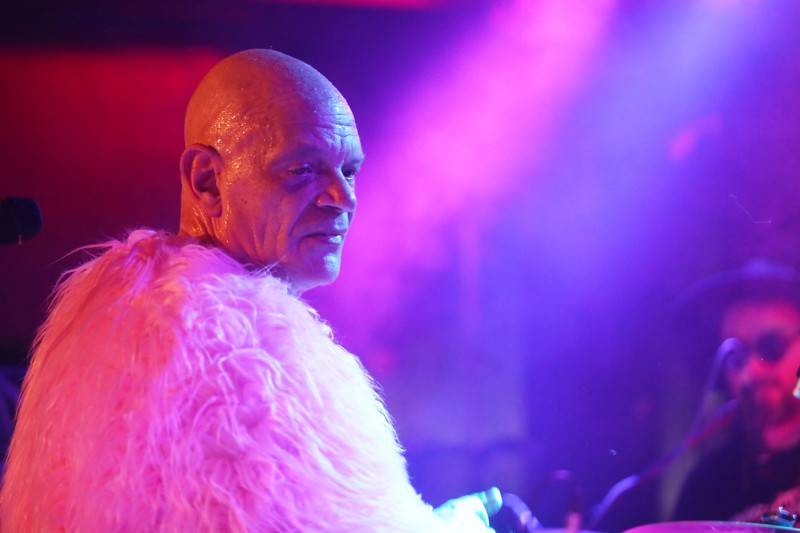 Ashley Slater řádil s Freak Power v brněnském Metru