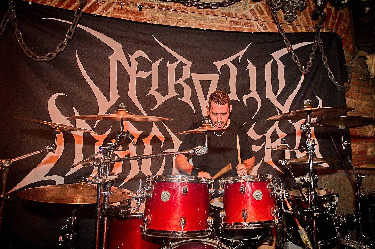 Psora, Neurotic Machinery, Aggressive Tyrants a In the Abyss rozjeli v plzeňském Parlamentu divoký večírek