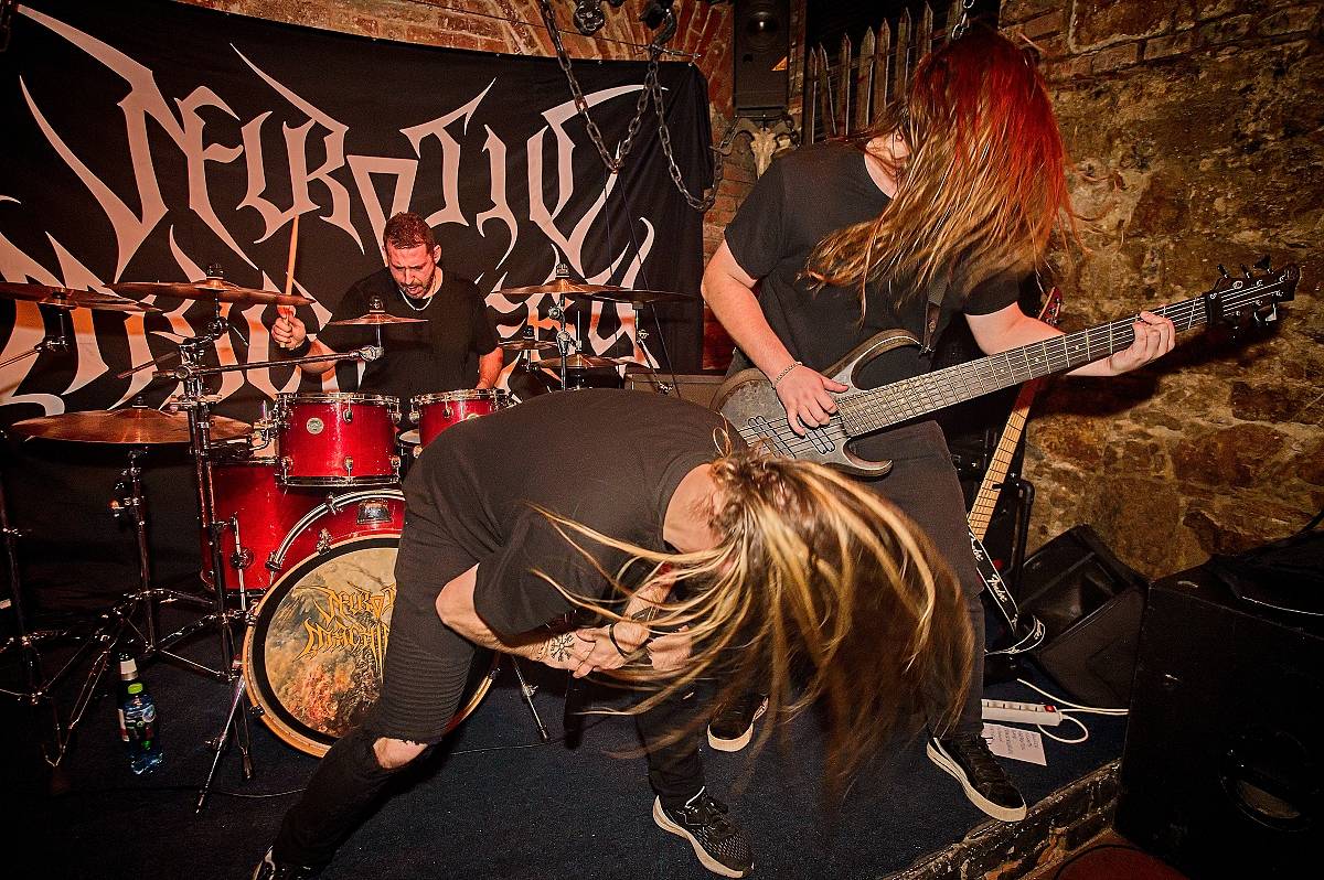 Psora, Neurotic Machinery, Aggressive Tyrants a In the Abyss rozjeli v plzeňském Parlamentu divoký večírek