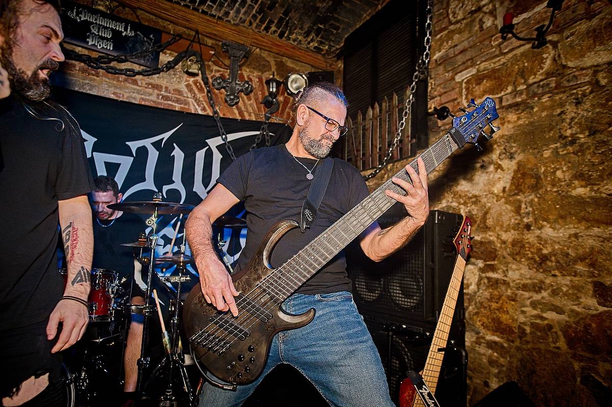 Psora, Neurotic Machinery, Aggressive Tyrants a In the Abyss rozjeli v plzeňském Parlamentu divoký večírek