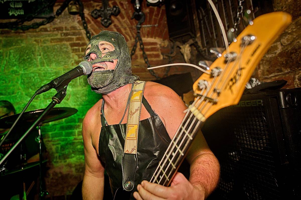 Psora, Neurotic Machinery, Aggressive Tyrants a In the Abyss rozjeli v plzeňském Parlamentu divoký večírek