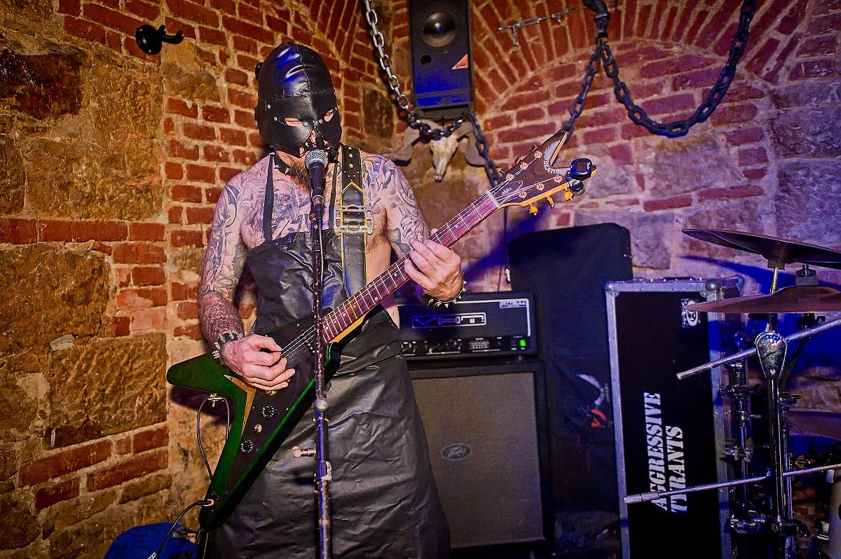 Psora, Neurotic Machinery, Aggressive Tyrants a In the Abyss rozjeli v plzeňském Parlamentu divoký večírek