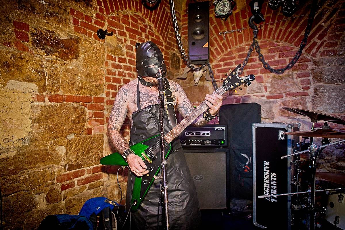 Psora, Neurotic Machinery, Aggressive Tyrants a In the Abyss rozjeli v plzeňském Parlamentu divoký večírek