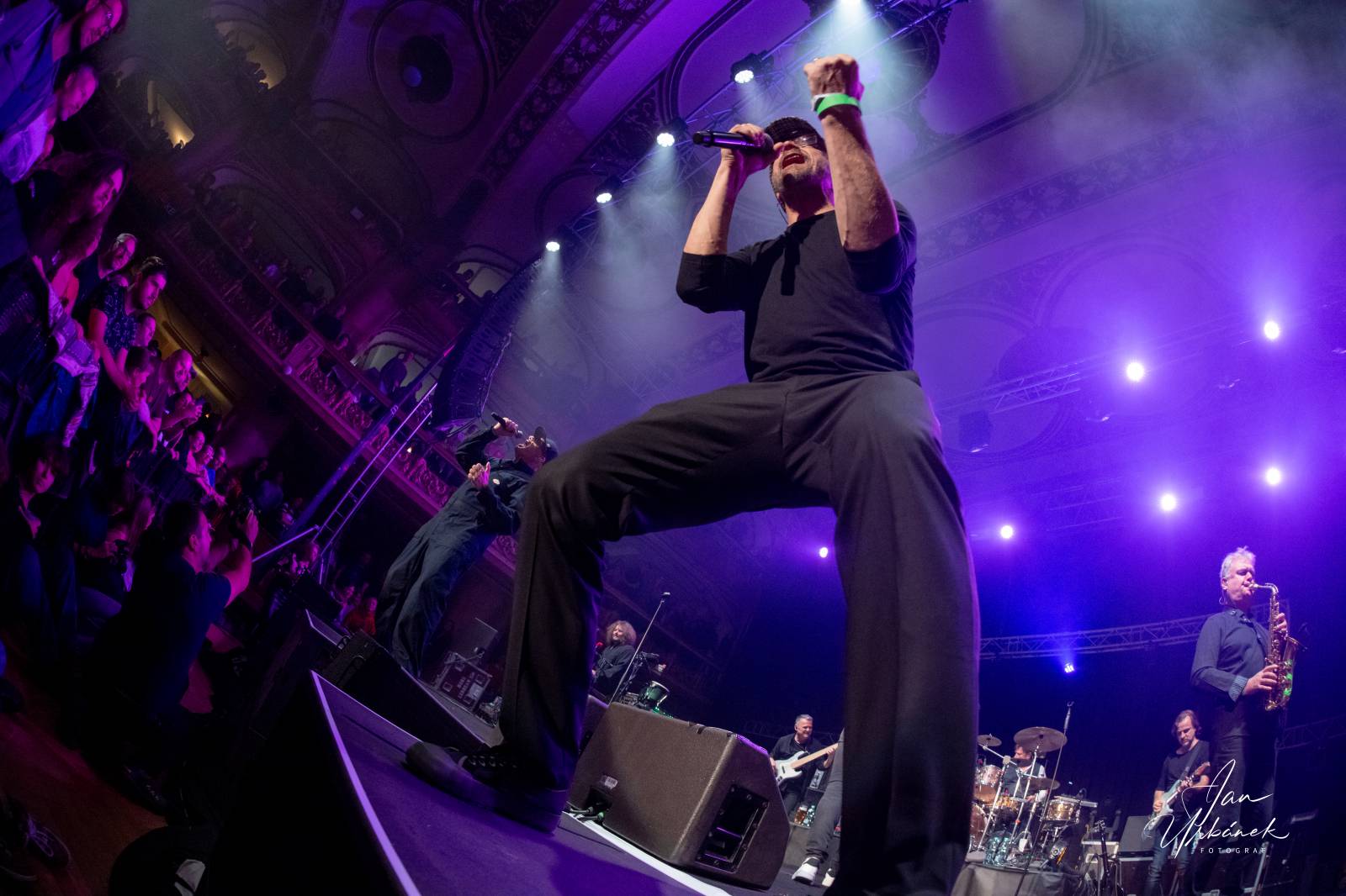 J.A.R. oslavili 35 let na scéně energickou show v pražské Lucerně