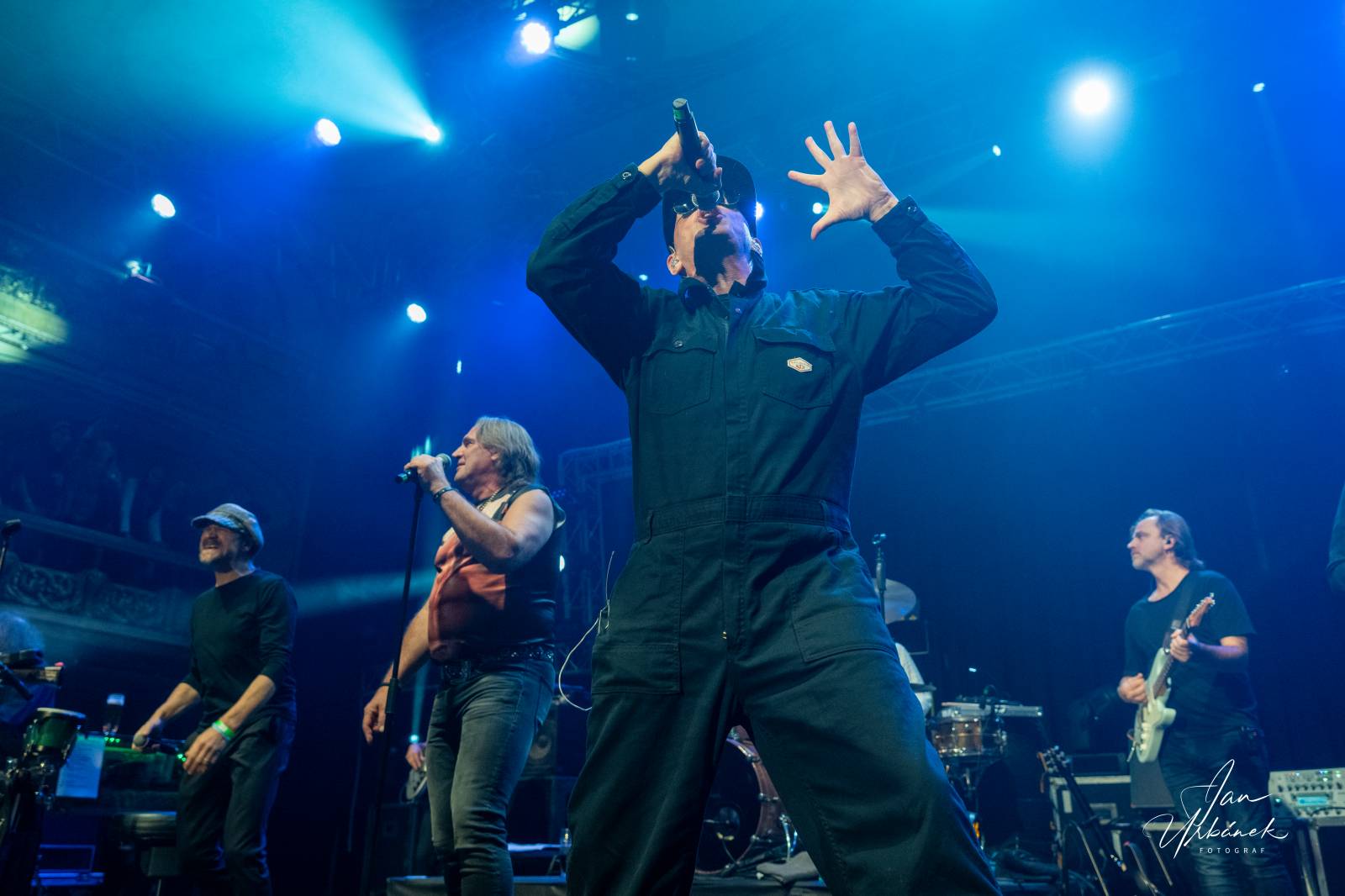 J.A.R. oslavili 35 let na scéně energickou show v pražské Lucerně
