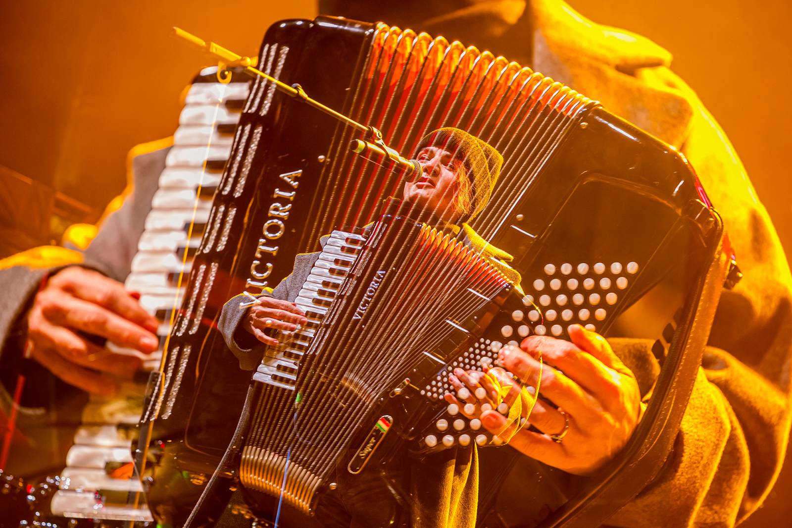 Oslavy sametové revoluce vyvrcholily na Václavském náměstí vystoupeními Davida Kollera, Tata Bojs nebo Ivana Hlase