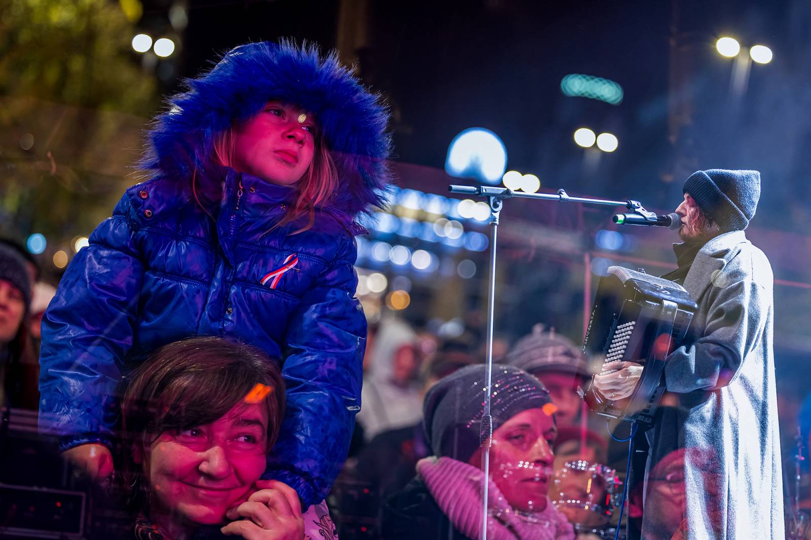 Oslavy sametové revoluce vyvrcholily na Václavském náměstí vystoupeními Davida Kollera, Tata Bojs nebo Ivana Hlase