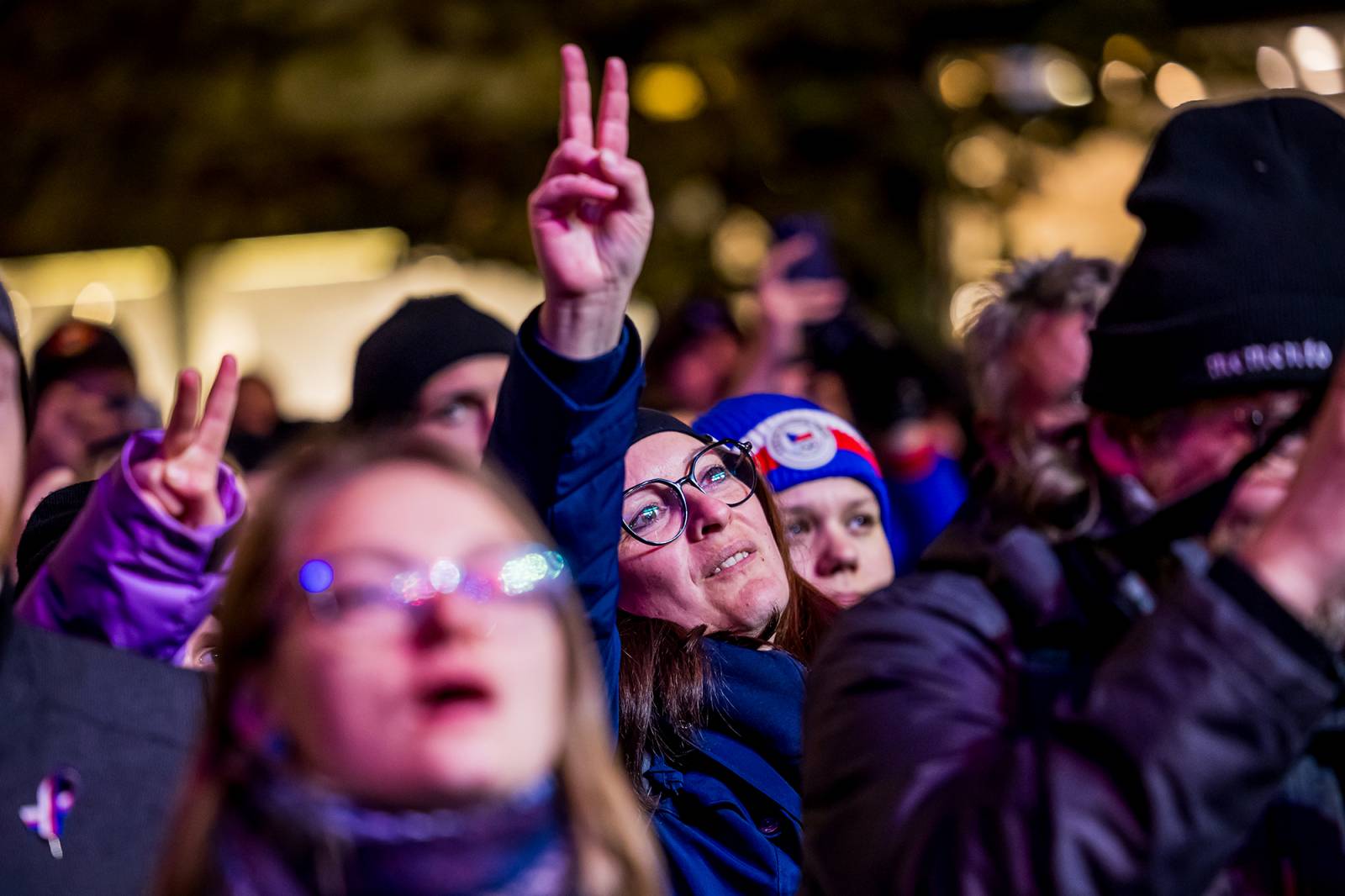 Oslavy sametové revoluce vyvrcholily na Václavském náměstí vystoupeními Davida Kollera, Tata Bojs nebo Ivana Hlase