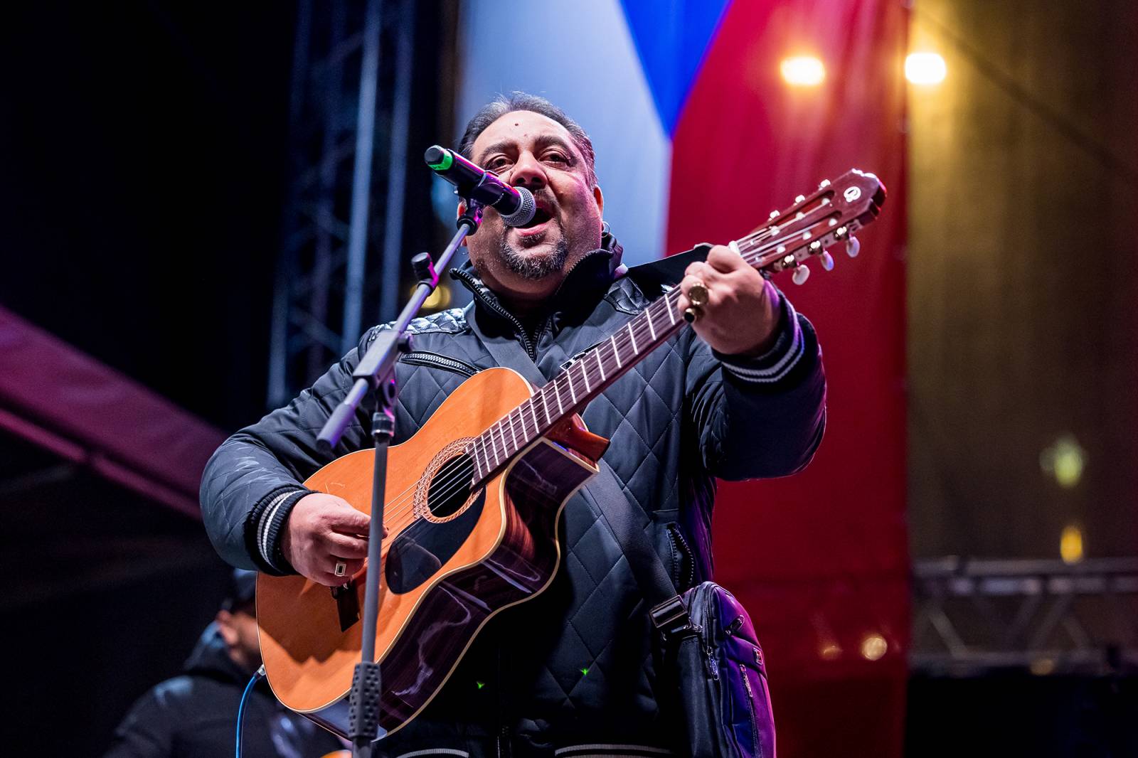 Oslavy sametové revoluce vyvrcholily na Václavském náměstí vystoupeními Davida Kollera, Tata Bojs nebo Ivana Hlase