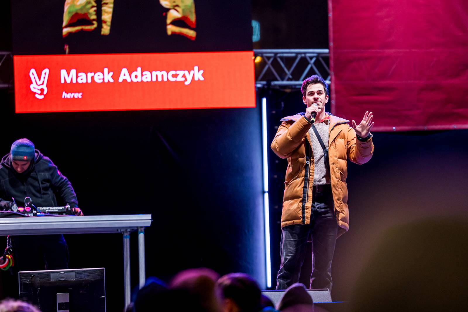 Oslavy sametové revoluce vyvrcholily na Václavském náměstí vystoupeními Davida Kollera, Tata Bojs nebo Ivana Hlase