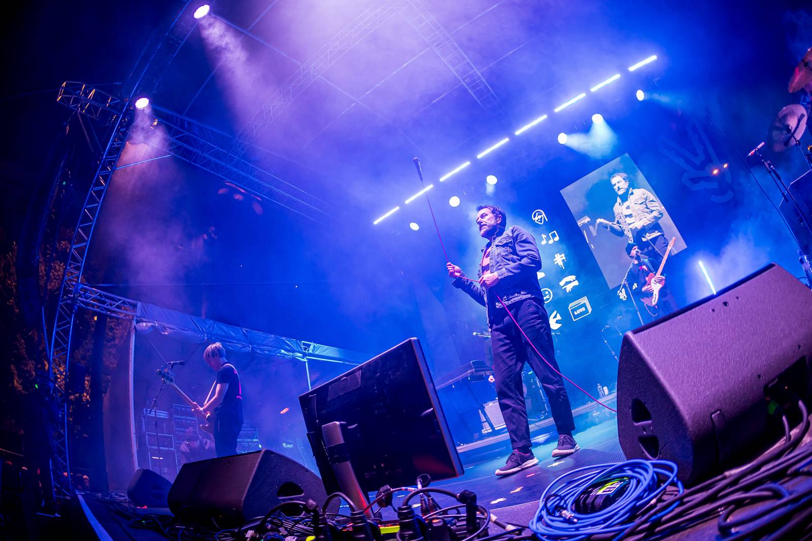 Oslavy sametové revoluce vyvrcholily na Václavském náměstí vystoupeními Davida Kollera, Tata Bojs nebo Ivana Hlase