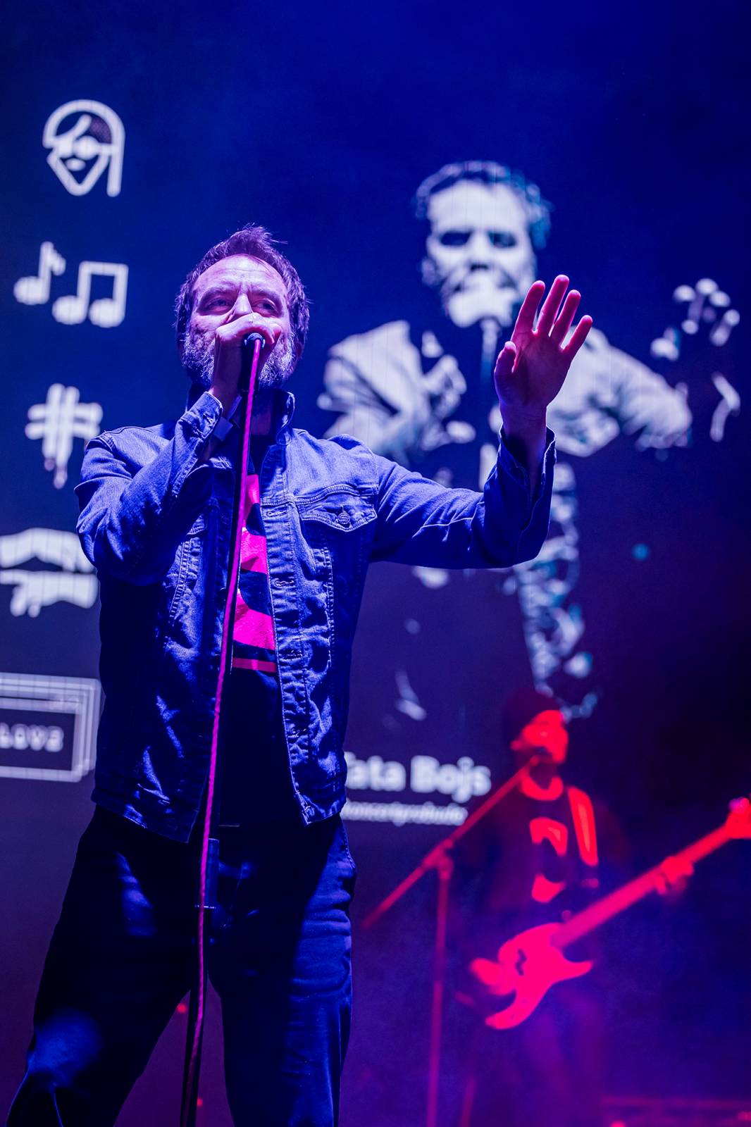 Oslavy sametové revoluce vyvrcholily na Václavském náměstí vystoupeními Davida Kollera, Tata Bojs nebo Ivana Hlase